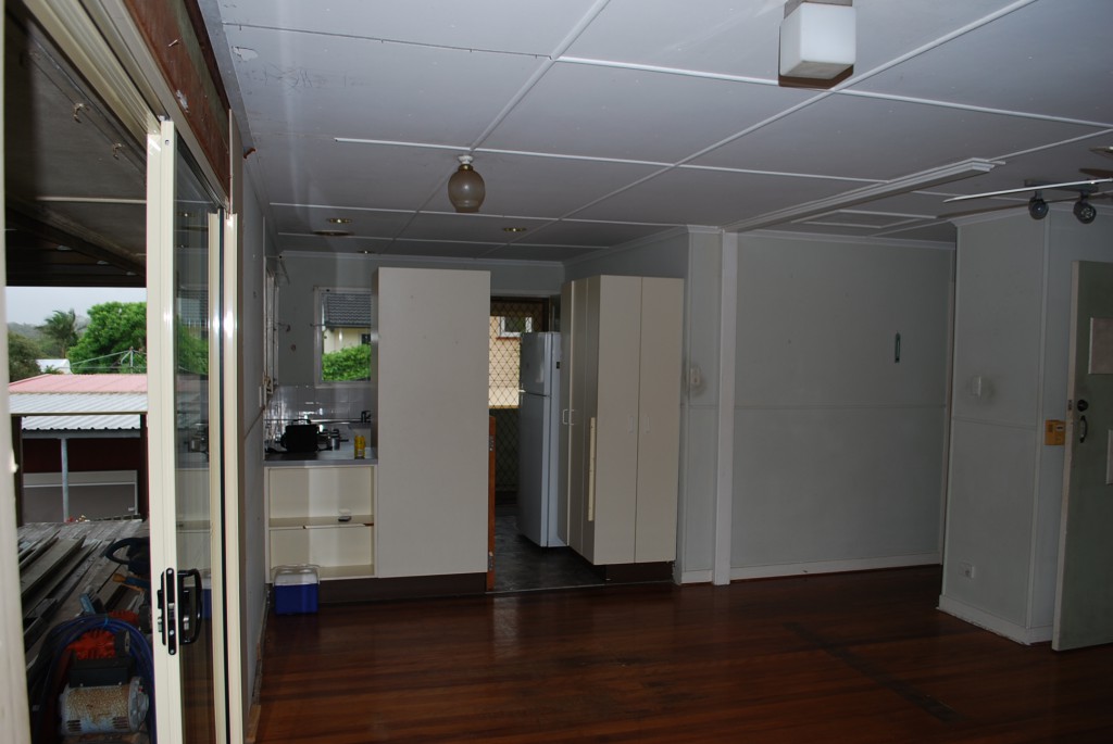 5.2 Stafford Heights kitchen before